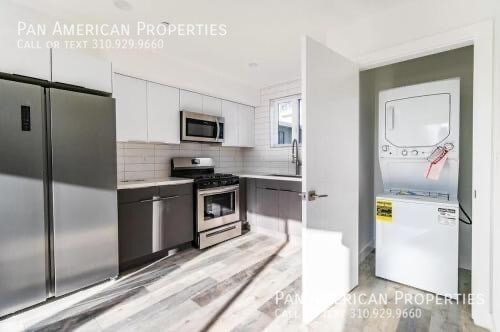 Building Photo - 1309 N Orange Dr