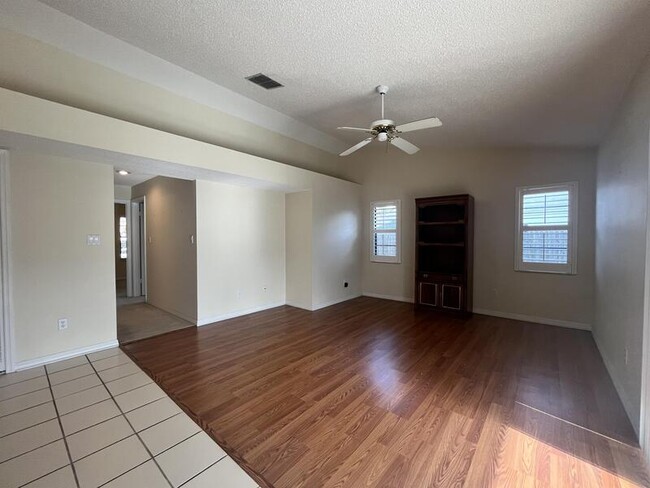 Building Photo - 10448 Water Hyacinth Dr