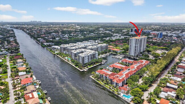 Building Photo - 3200 Port Royale Dr N