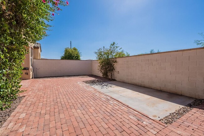 Building Photo - 4 bedroom home for rent