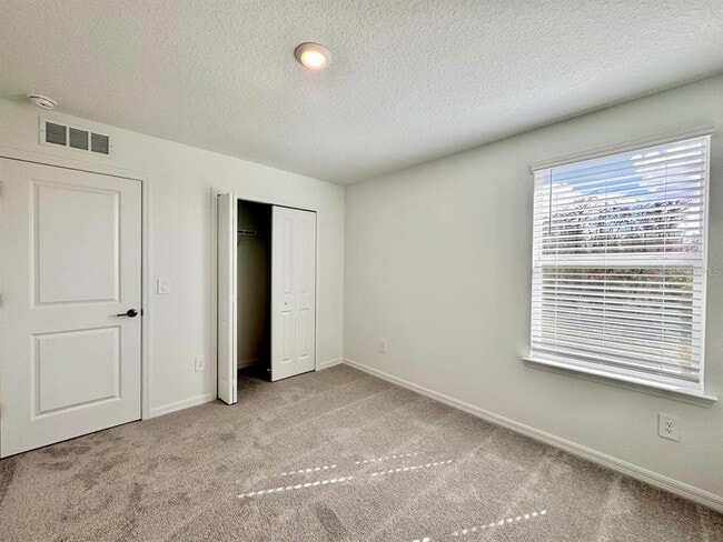 Building Photo - 17554 Pleasantview Blvd