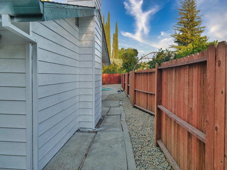 Building Photo - 2537 Warrego Way
