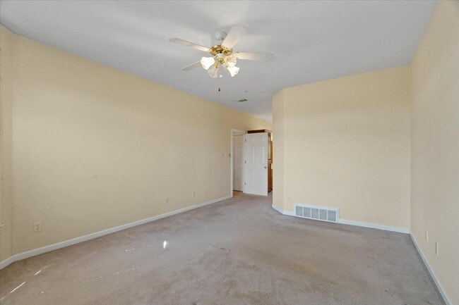 Building Photo - 20 Pine Meadows Ln