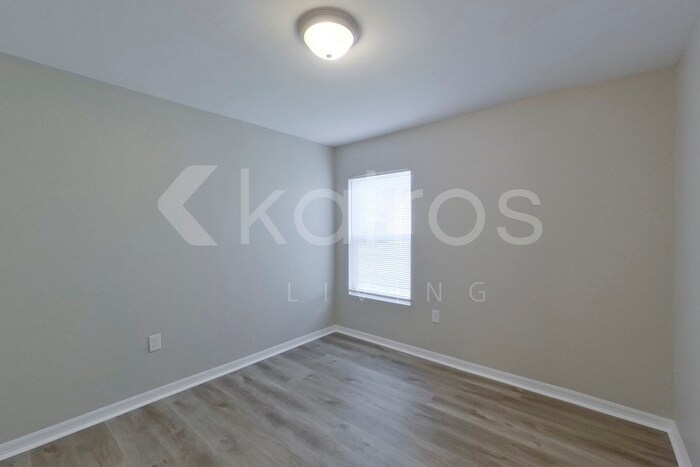 Building Photo - 315 NE 25th Terrace