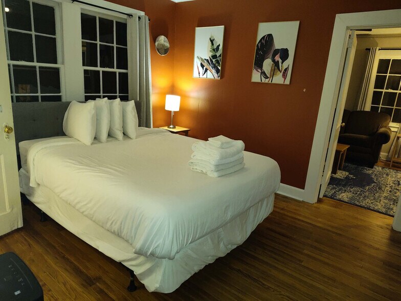 Building Photo - 2217 13th St