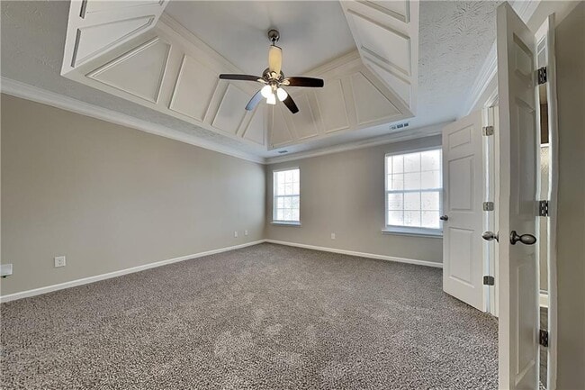 Building Photo - 405 Aristocrat Dr SW