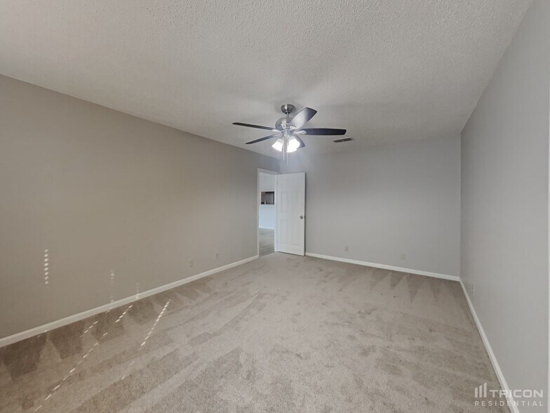 Building Photo - 12565 Blue Lagoon Trail