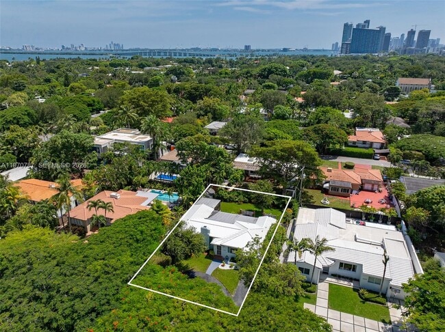 Building Photo - 430 NE 52nd Terrace