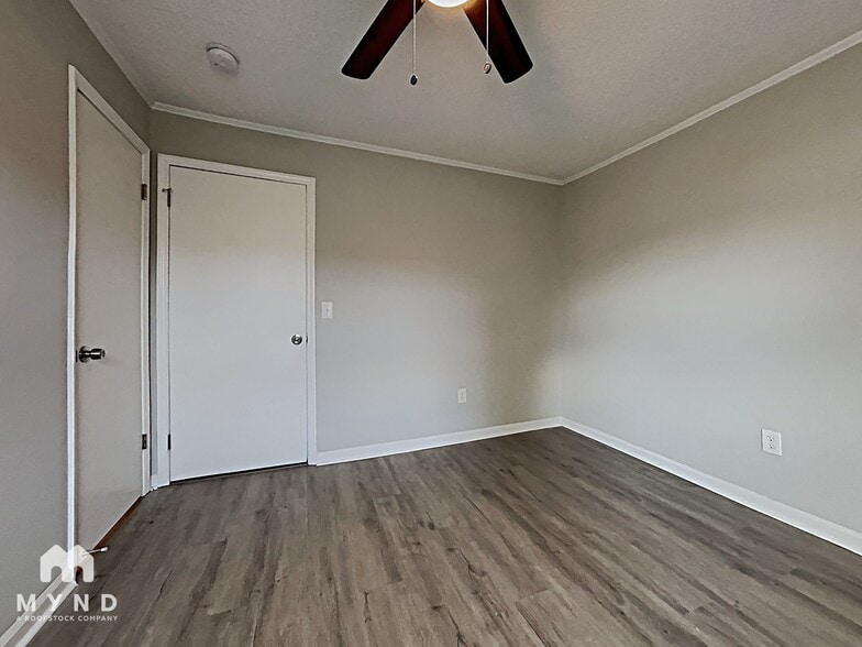 Building Photo - 1112 Pine St