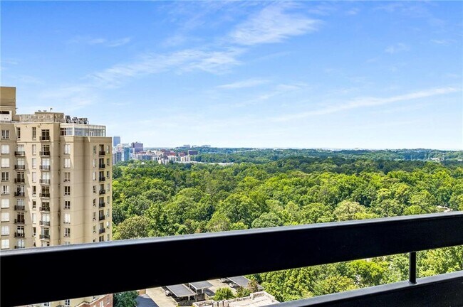 Building Photo - 2660 Peachtree Rd