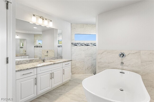 Building Photo - 1206 SW 20th Ave