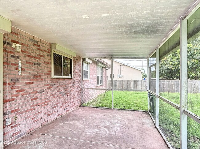 Building Photo - 2367 Angel Rd