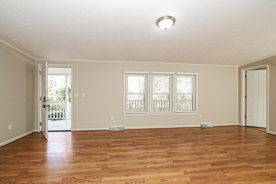 Building Photo - 5900 Holder Rd