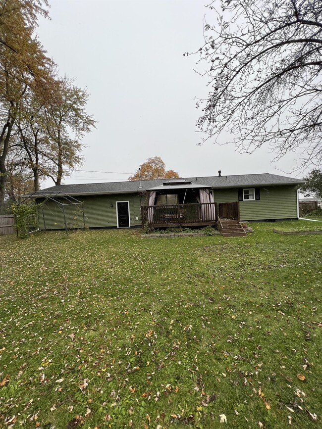 Building Photo - 3315 County Line Rd