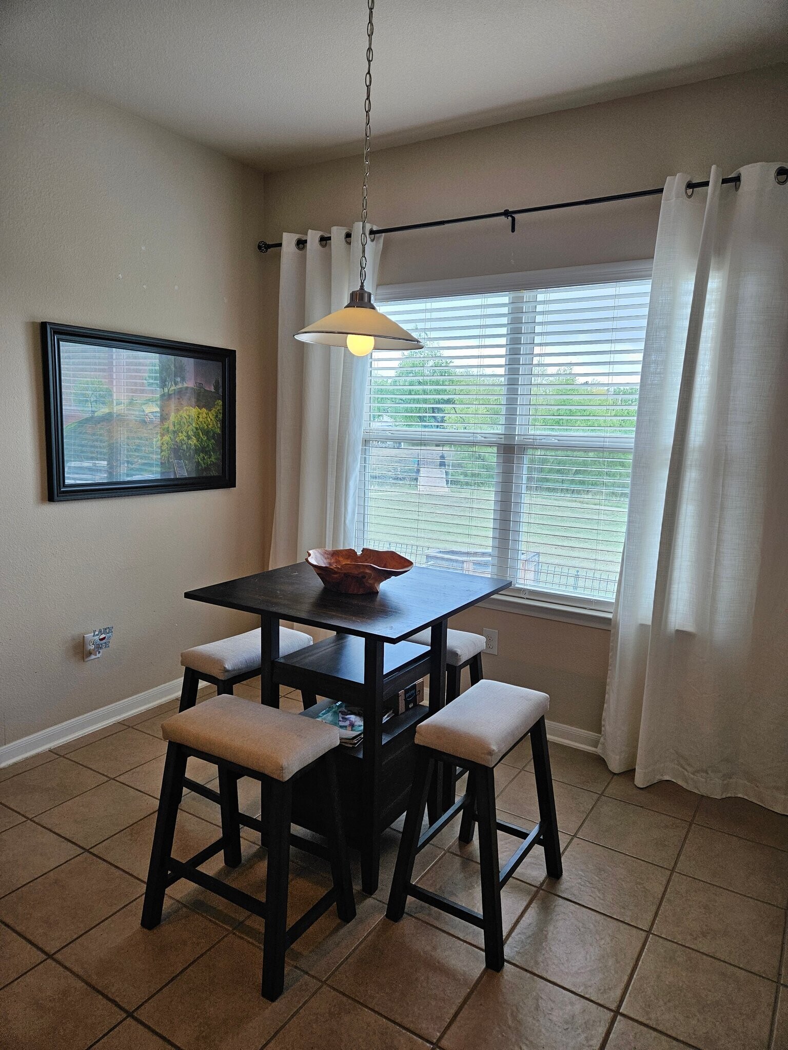 Building Photo - 1210 Plaza Lake Dr