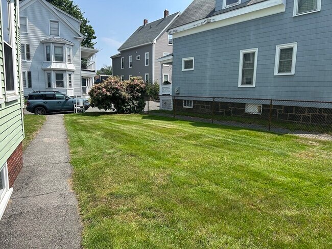 Building Photo - 7 Judson St