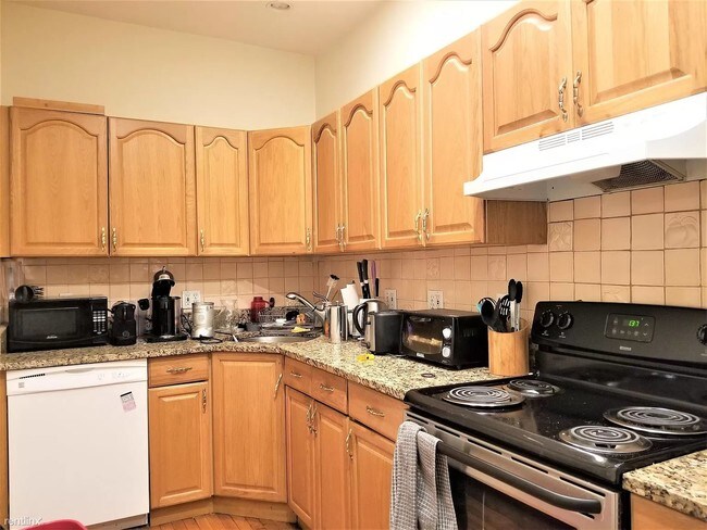 Building Photo - 3 br, 2 bath Condo - 21 Gibbs St Apt 2E