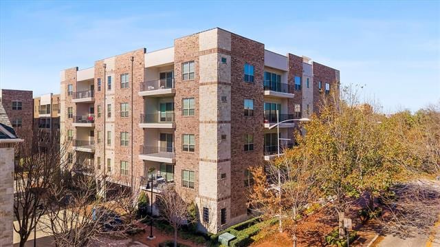 Building Photo - 15875 Spectrum Dr