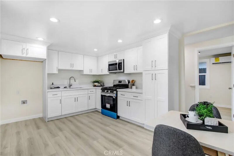 Building Photo - 667 N Pennsylvania Ave