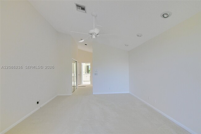 Building Photo - 11622 Creekside Dr