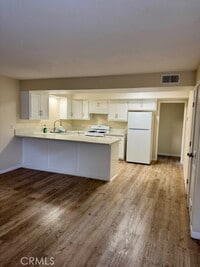 Building Photo - 1022 El Camino Dr