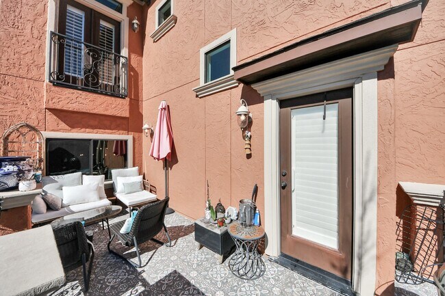 Building Photo - 1141 W 23rd St