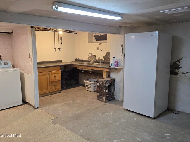 Building Photo - 3206 Guilderland Ave