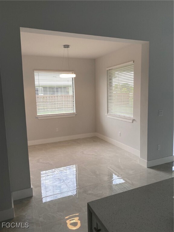 Building Photo - 702 NW 2nd Ln