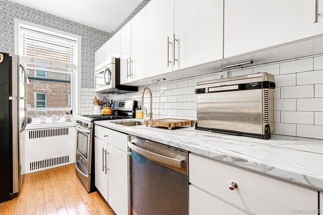 Building Photo - 99-45 67th Rd