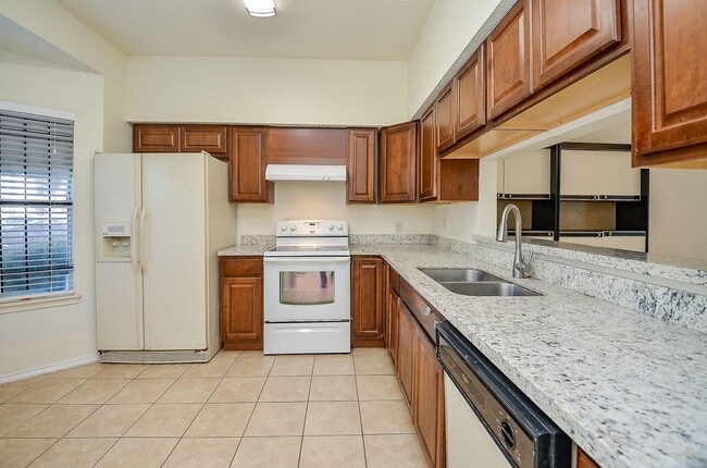 Building Photo - 12300 Brookglade Cir