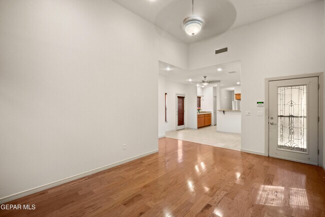 Building Photo - 5939 Bandolero Dr