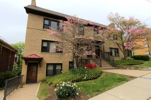 Interior Photo - SHADY DRIVE WEST-- 194