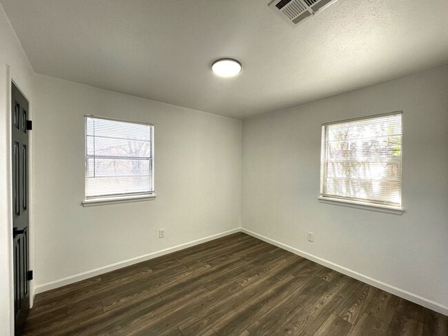 Building Photo - 5304 Monte Pl
