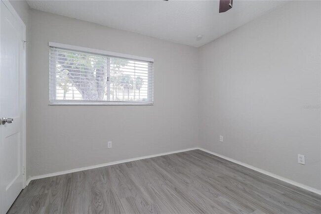 Building Photo - 5963 Bamboo Dr