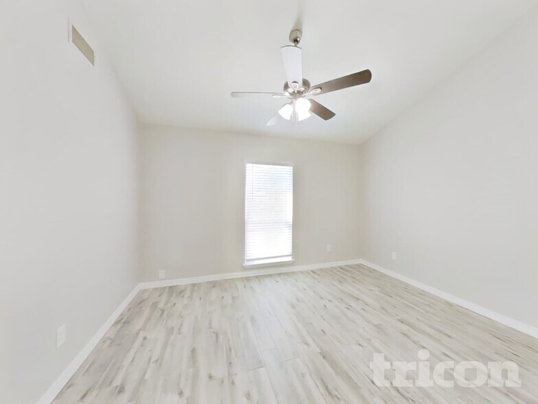 Building Photo - 13603 Lynnville Dr