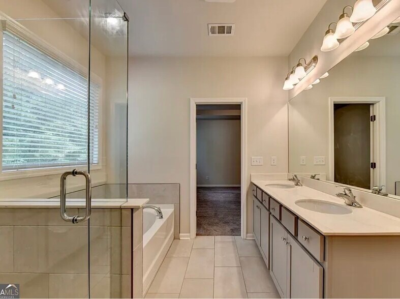 Building Photo - 638 Saffron Blvd