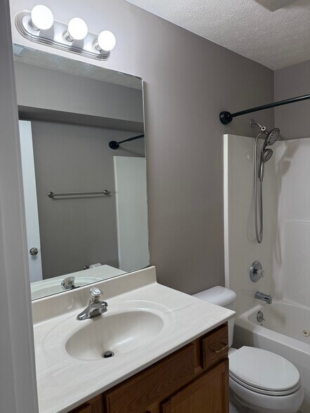 Building Photo - 114 Cortland Ct