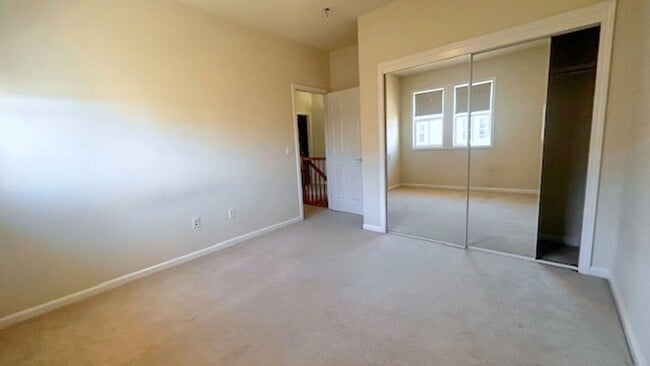 Building Photo - The Courtyards at Dublin Ranch Stunning Townhouse 3BD/2.5BA Spacious Floor Plan