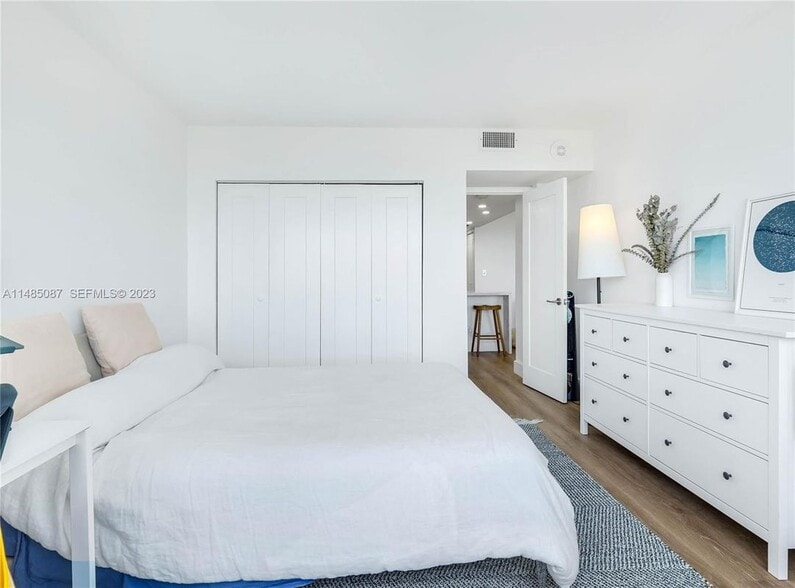 Building Photo - 780 NE 69th St