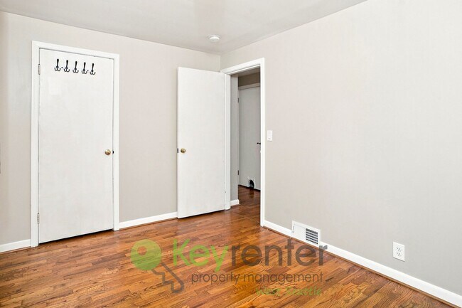 Building Photo - 8835 35th Ave SW