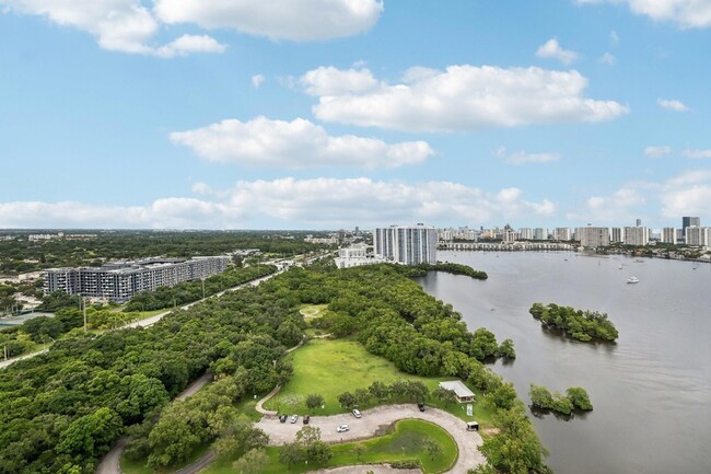 Building Photo - 16385 Biscayne Blvd