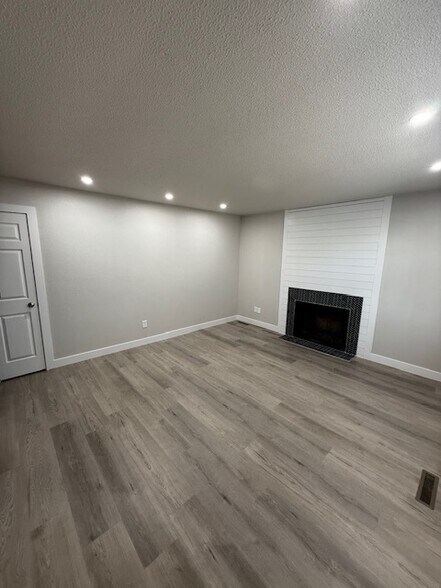 Building Photo - 338 25th Avenue Ct
