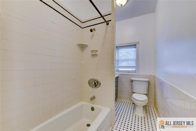 Building Photo - 37 E Somerset St