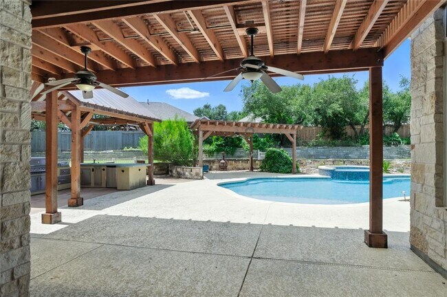 Building Photo - 208 Raindance Cove