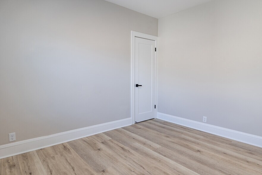 Building Photo - 4540 Garfield Ave