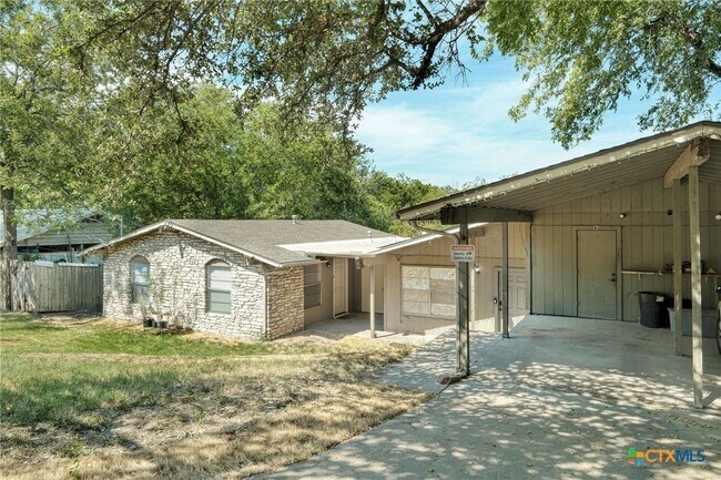 Primary Photo - 11410 Pollyanna Ave