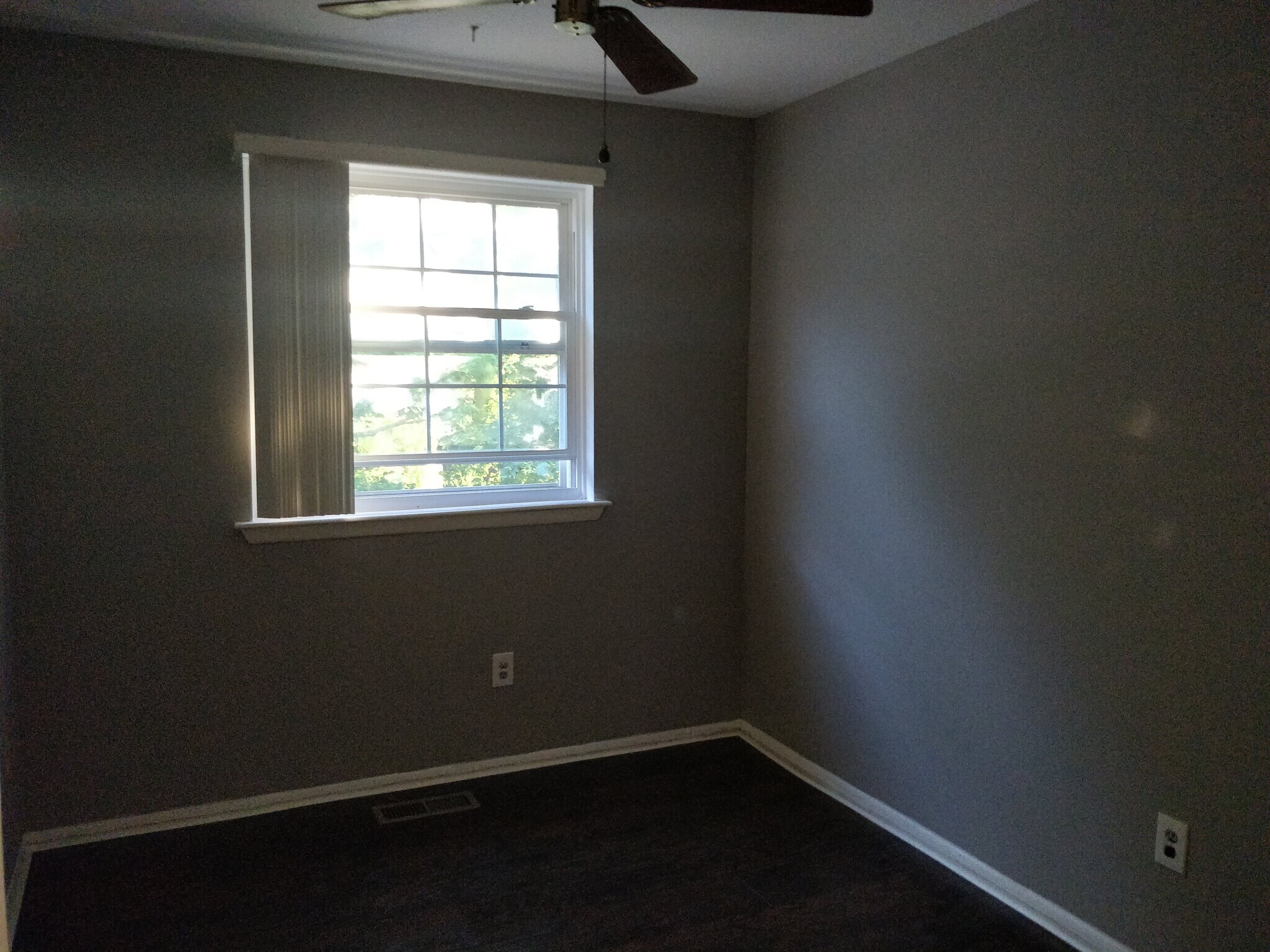 Building Photo - 112 Kelmar Ave