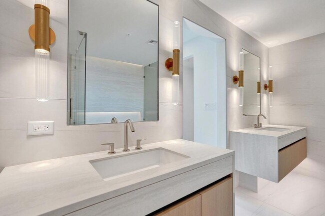 Building Photo - 900 N Ocean Blvd