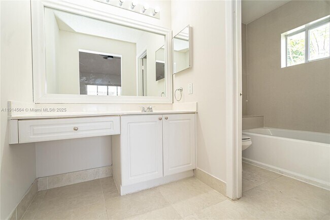 Building Photo - 1592 Salerno Cir