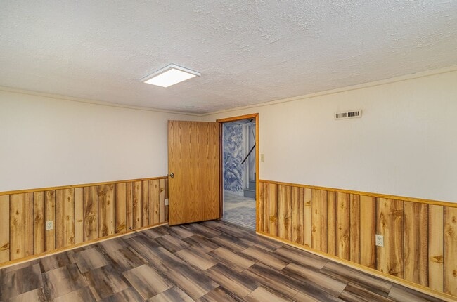 Building Photo - 2 Bed | 1 Bath Across From Coon Lake